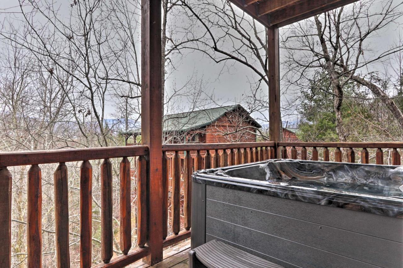 Cabin With Pool Access About 3 Mi To Downtown 개틀린버그 외부 사진