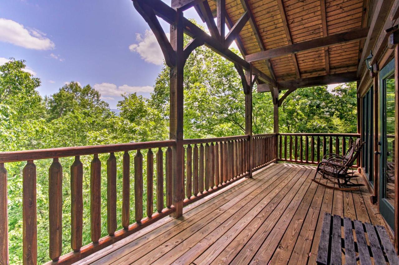Cabin With Pool Access About 3 Mi To Downtown 개틀린버그 외부 사진