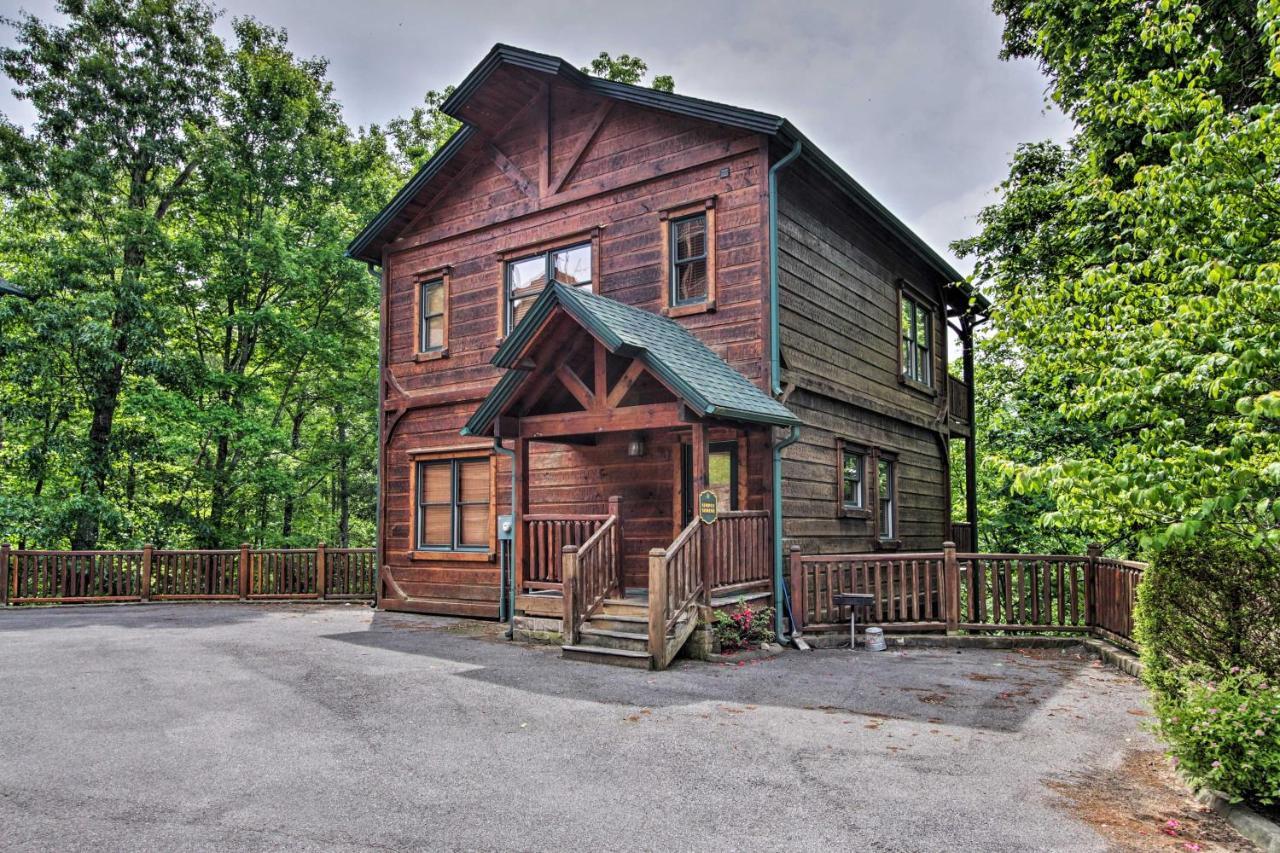 Cabin With Pool Access About 3 Mi To Downtown 개틀린버그 외부 사진